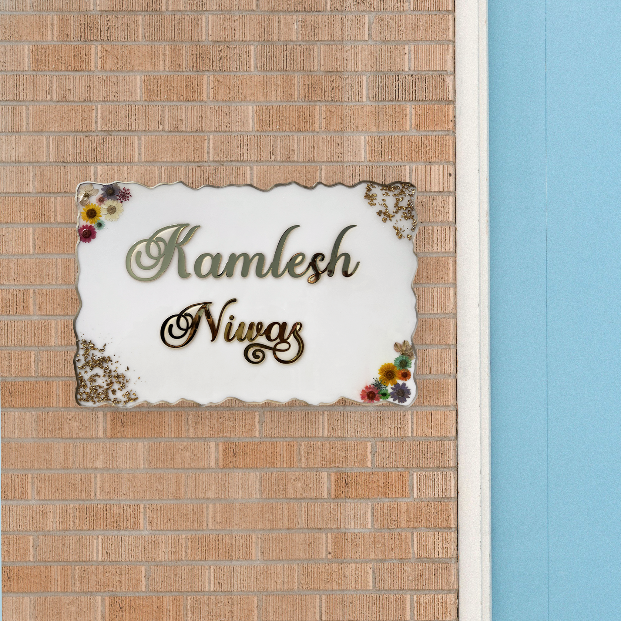 Stylish Resin Coating White Nameplate with Pressed Flowers and Flakes, Resin Nameplate for Home, House Nameplate Designs