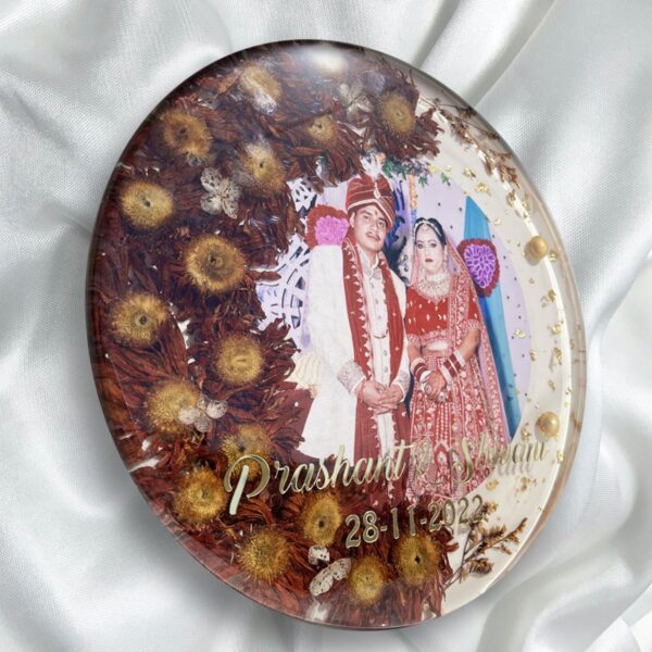 Moon Shape Wedding Garland Preservation in Resin (1)