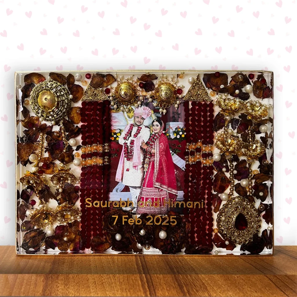 Beautiful Wedding Garland Preserve in Resin Art 2