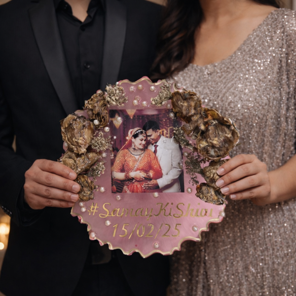 Flowers Decorated Resin Anniversary Gift for Couple 1