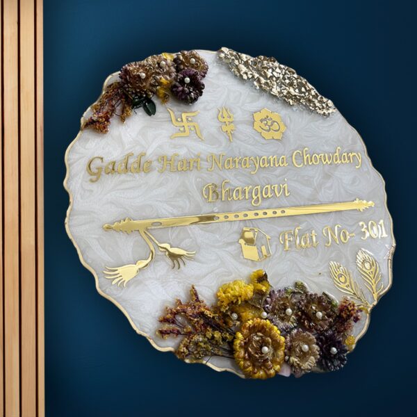 Decorative Blossom Flower Pearl Resin Nameplate 1